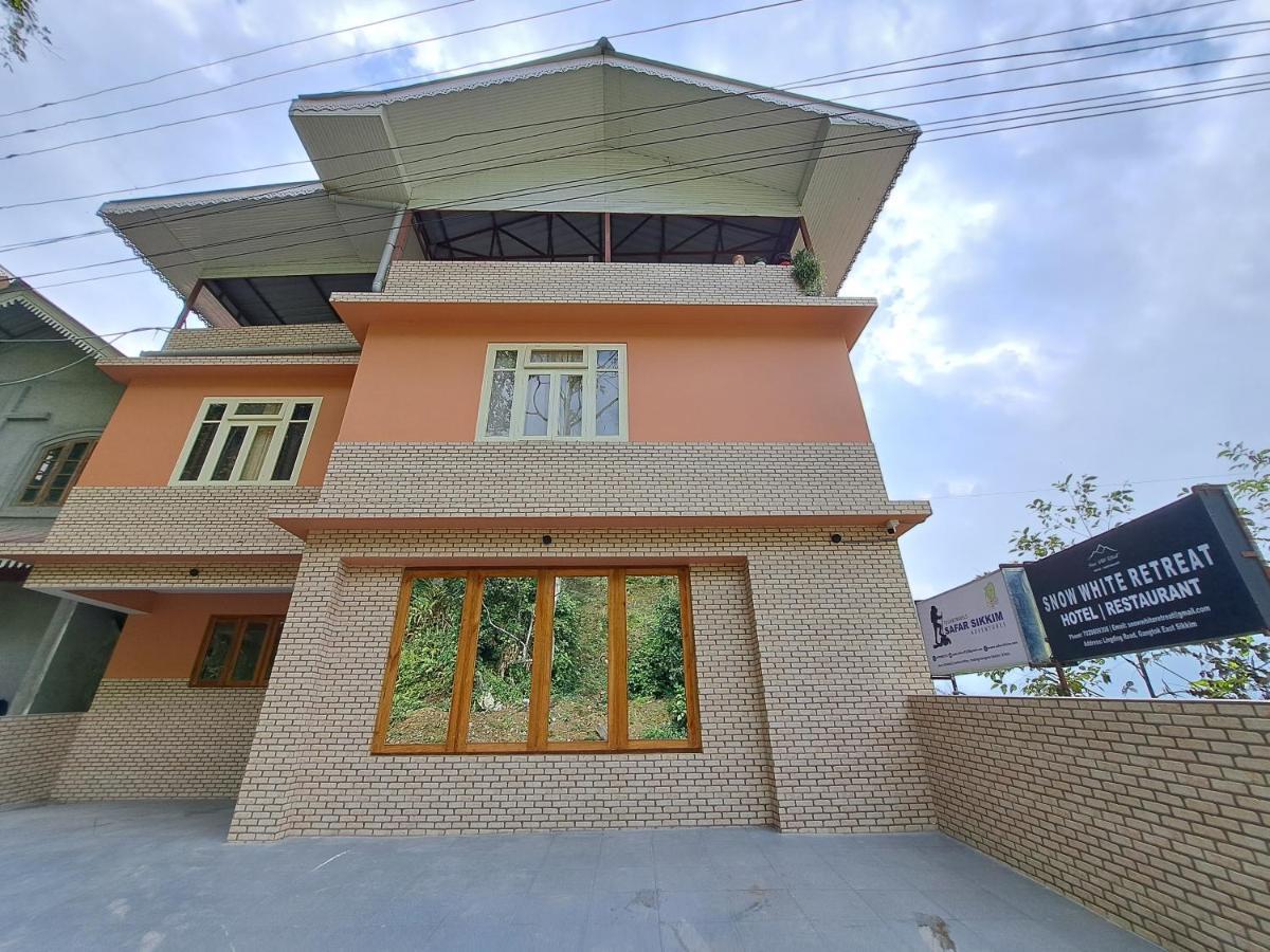 Snow White Retreat Hotel And Restaurant Gangtok Exterior photo